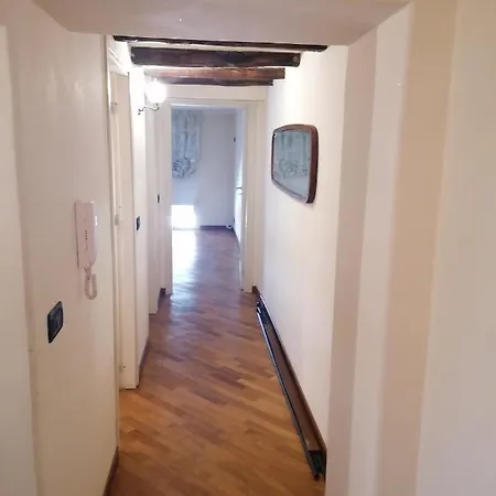 Almareni House Apartment *